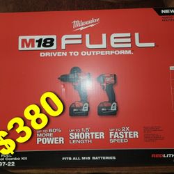 Milwaukee FUEL 2-Tool Combo Kit Hammer Drill And Impact Driver