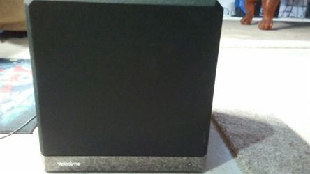 Velodyne F 1200-B subwoofer