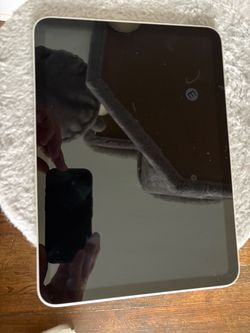 Brand new Apple iPad (A16) 128GB