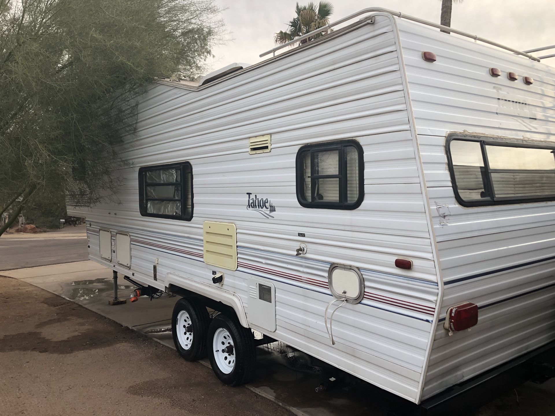 1997 Tahoe by Thor 5th wheel 26 feet, good condition, $2900