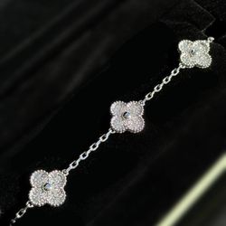 18k white gold Van cleef Alhambra style diamond 5 motifs clover shape stone bracelet