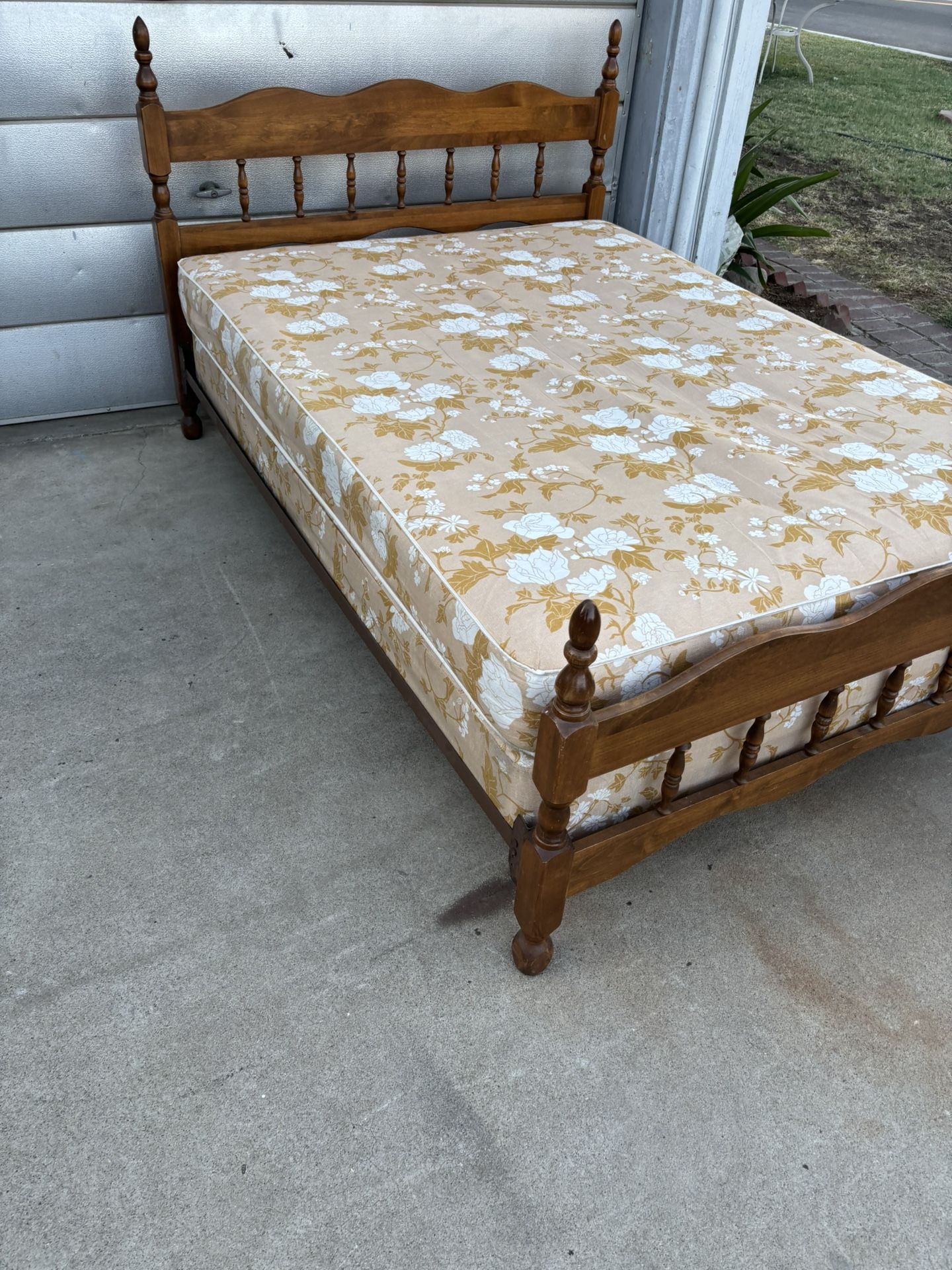 Full Size Bed