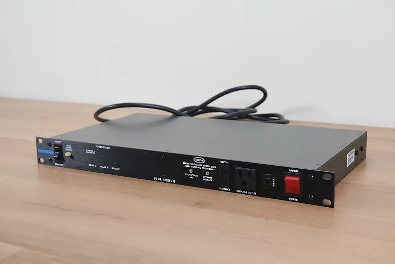 Furman PS-8R 8-outlet Power Conditioner & Sequencer