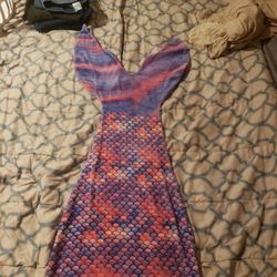 Comfy Tail Mermaid Tail Blanket