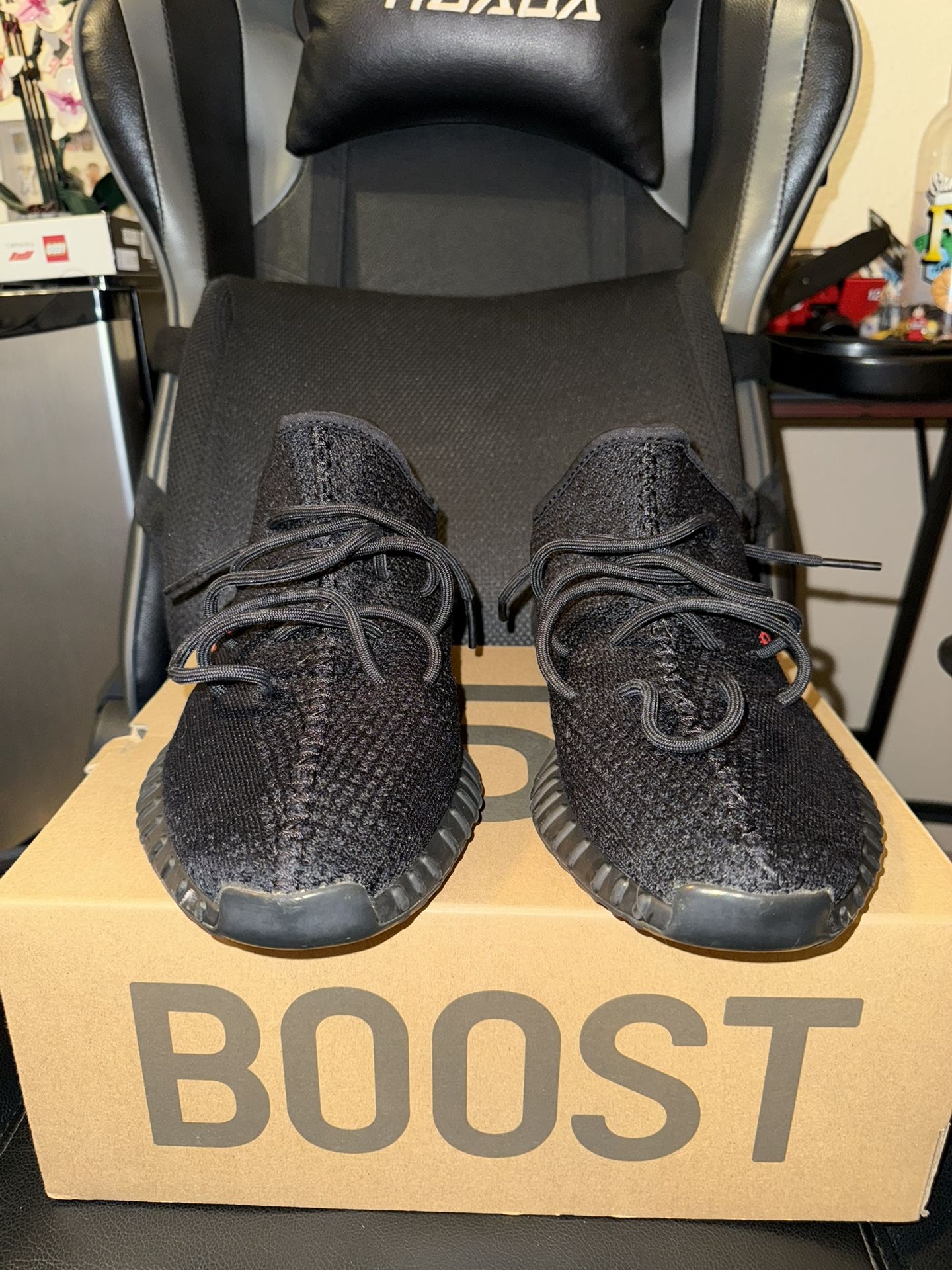 Yeezy Boost 350 V2 Bred