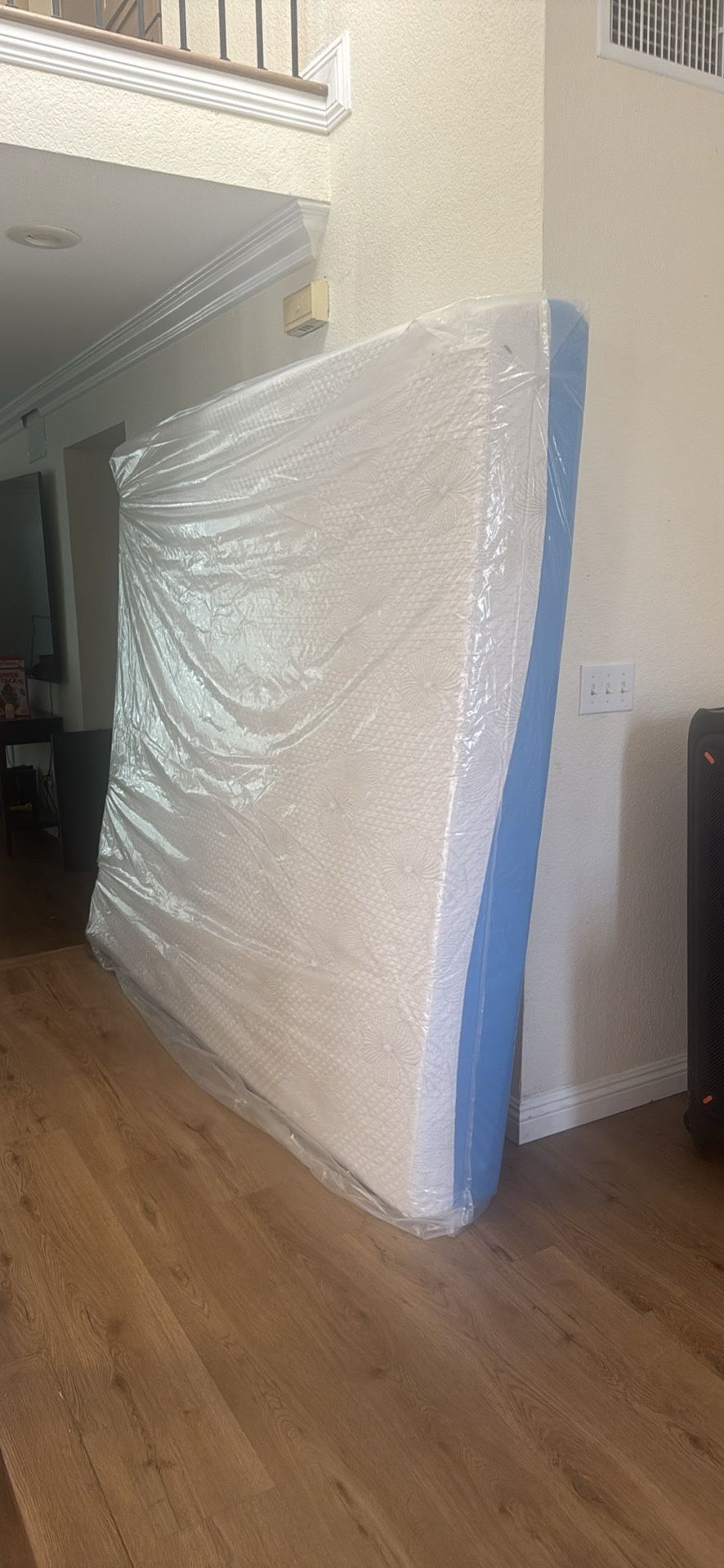 Easter King Memory Foam Mattress New In Box