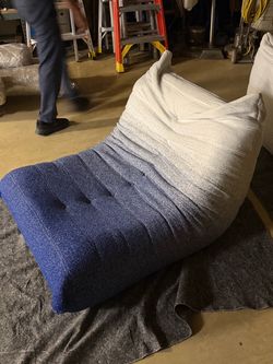 2 Oversized Blue & White Lounge Chairs – Professionally Cleaned