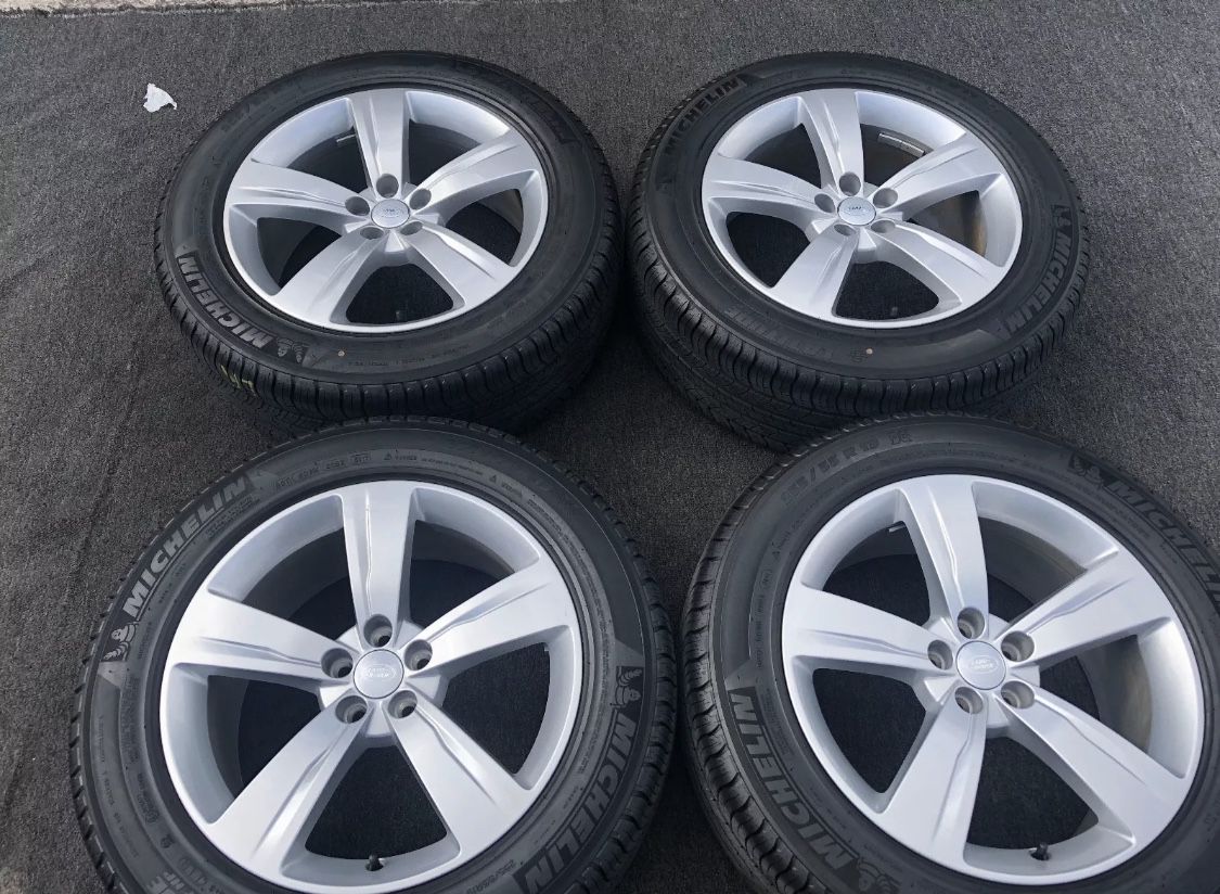 Range Rover Velar Wheels and Tires