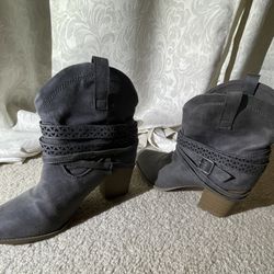 Gray ankle high women boots