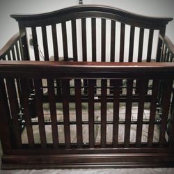 Very Nice Wooden Baby  Crib Bed