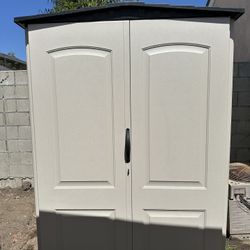 Rubbermaid Large Vertical Resin Outdoor Storage Shed With Floor