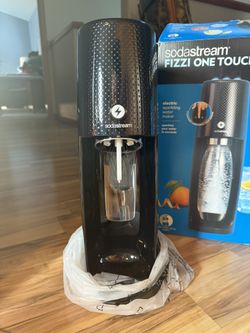Sparkling Water & Soda Maker