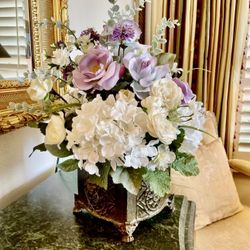 GORGEOUS  FLOWER ARRANGEMENT