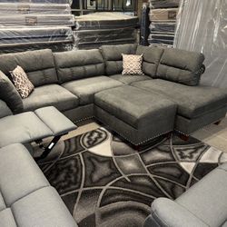 SECCIONAL Y OTTOMAN / SECTIONAL SOFA 