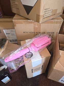 Sally Hansen Detangling Brush