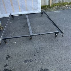 METAL FRAME  FIT QUEEN OR  KING BED