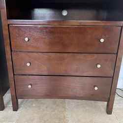 Dresser With Shelve