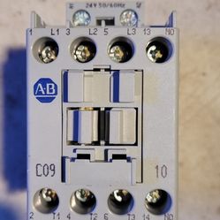 New Allen-Bradley 100-C09*10 Ser A 24V 50/60Hz Contactor