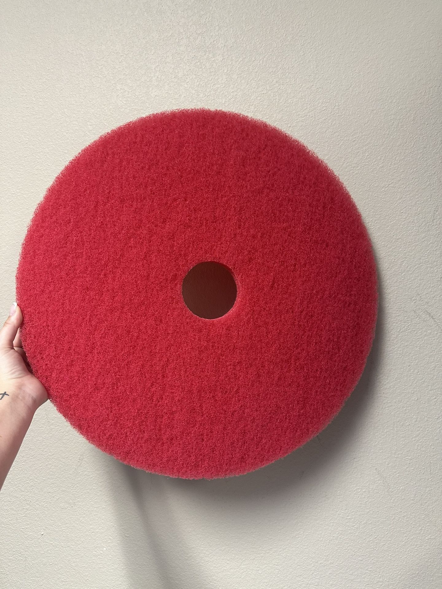 Global Industrial 20" Red Buffing Pad