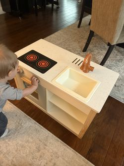 Play Kitchen/ Cafe