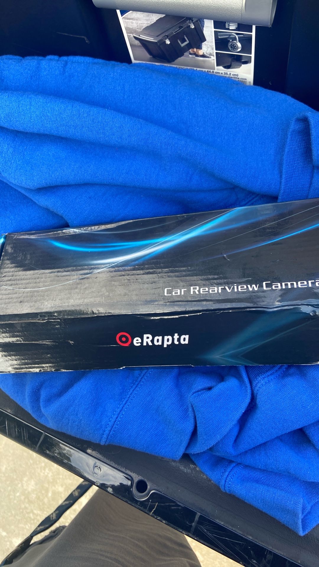 car cam and beat headphones 