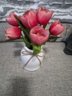Artificial tulips