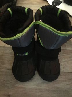 Toddler snow shoes size 8