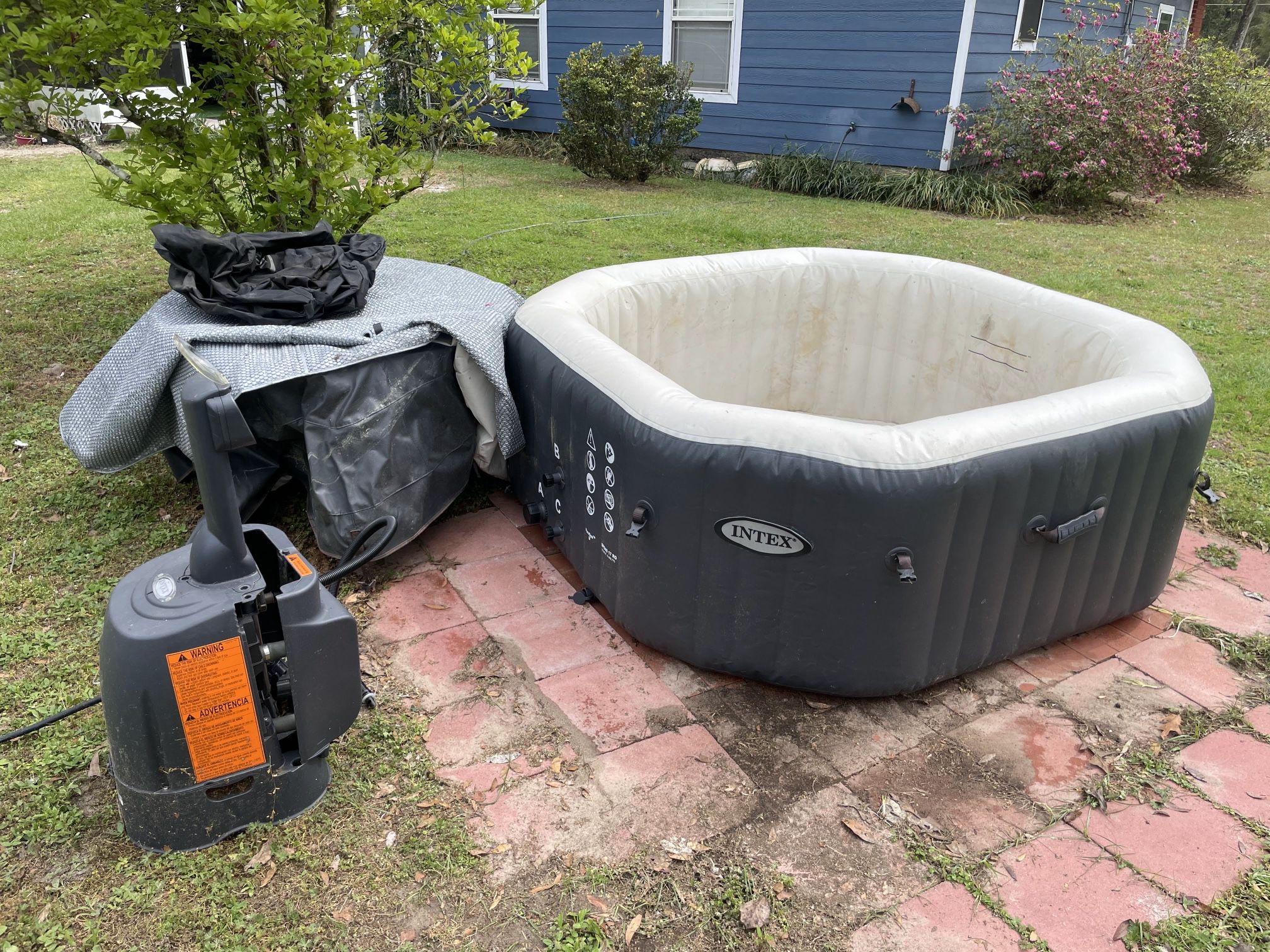 Index Hot Tub With Accessories “ Please Read”