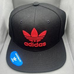 Adidas snap back hat new.