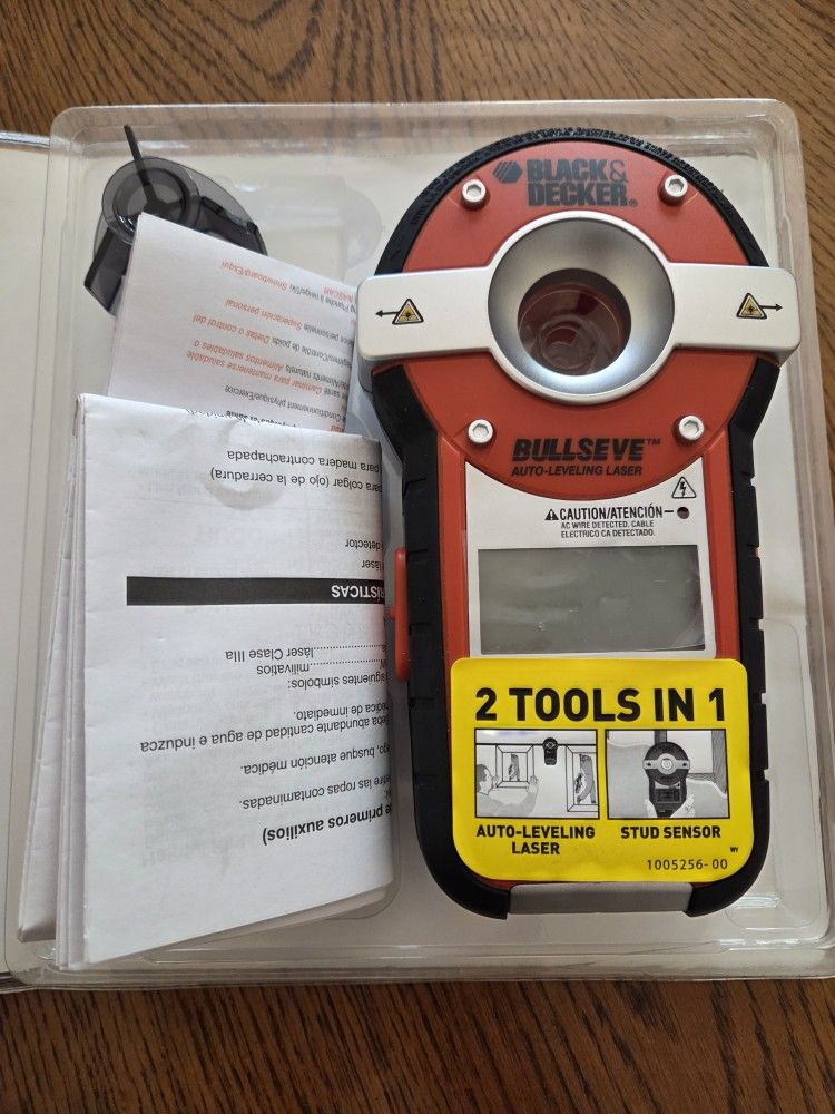 BLACK+DECKER Line Laser & Stud Finder