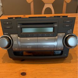 2010 Toyota Highlander OEM AM/FM/CD Audio