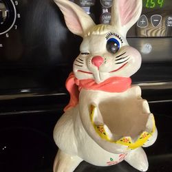 Vintage 1960s Easter Bunny Ceramic Atlantic Mold Basket