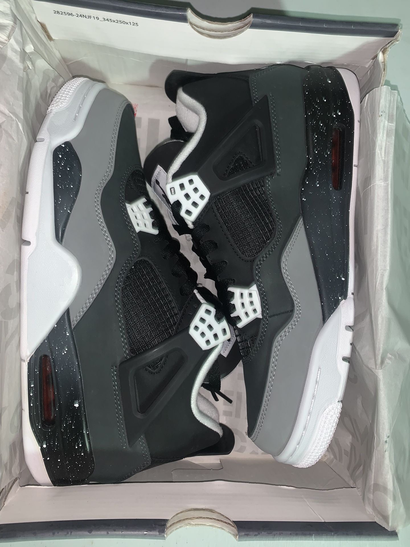 JORDAN 4 Retro Fear Size 11 NEW