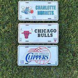 Vintage NBA Metal License Plates Chicago Bulls Charlotte Hornets Los Angeles Clippers Collectable Car Truck Vehicle