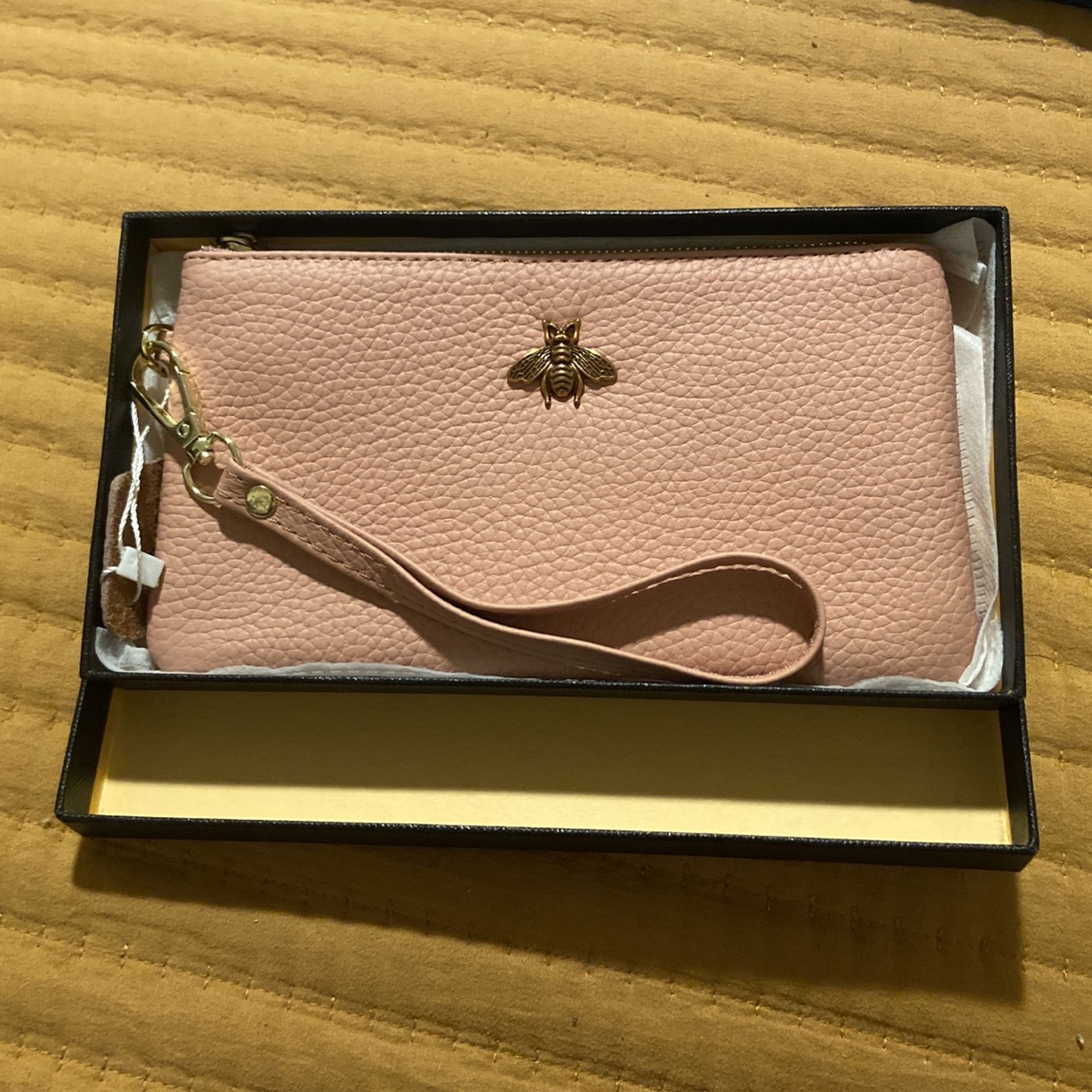 Louis Vuitton men’s wallet for Sale in Menifee, CA - OfferUp