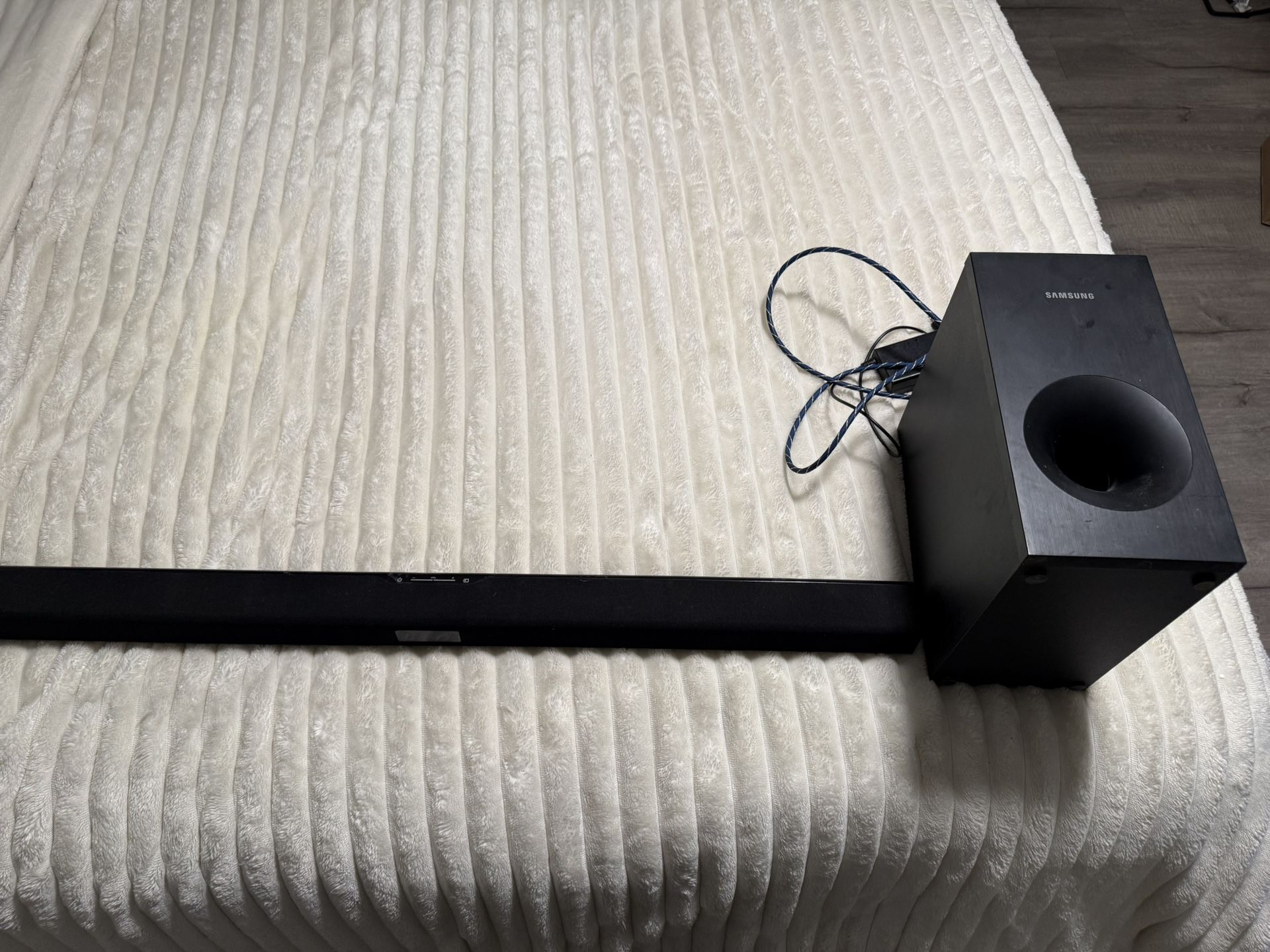 Samsung Sound Bar & Subwoofer 