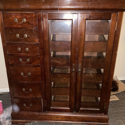 Chester Drawer With Many Shelves