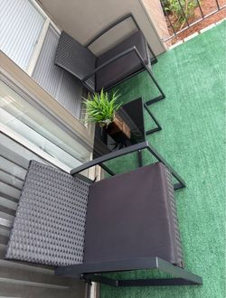 TURF RUG INCLUDED. Three piece balcony set.