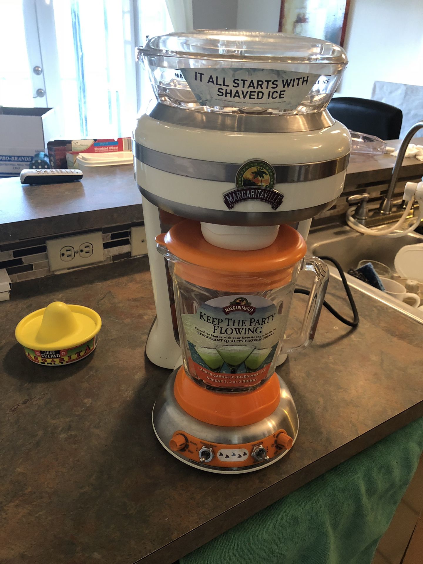 Margaritaville Blender Mixer for Sale in Peoria, AZ - OfferUp