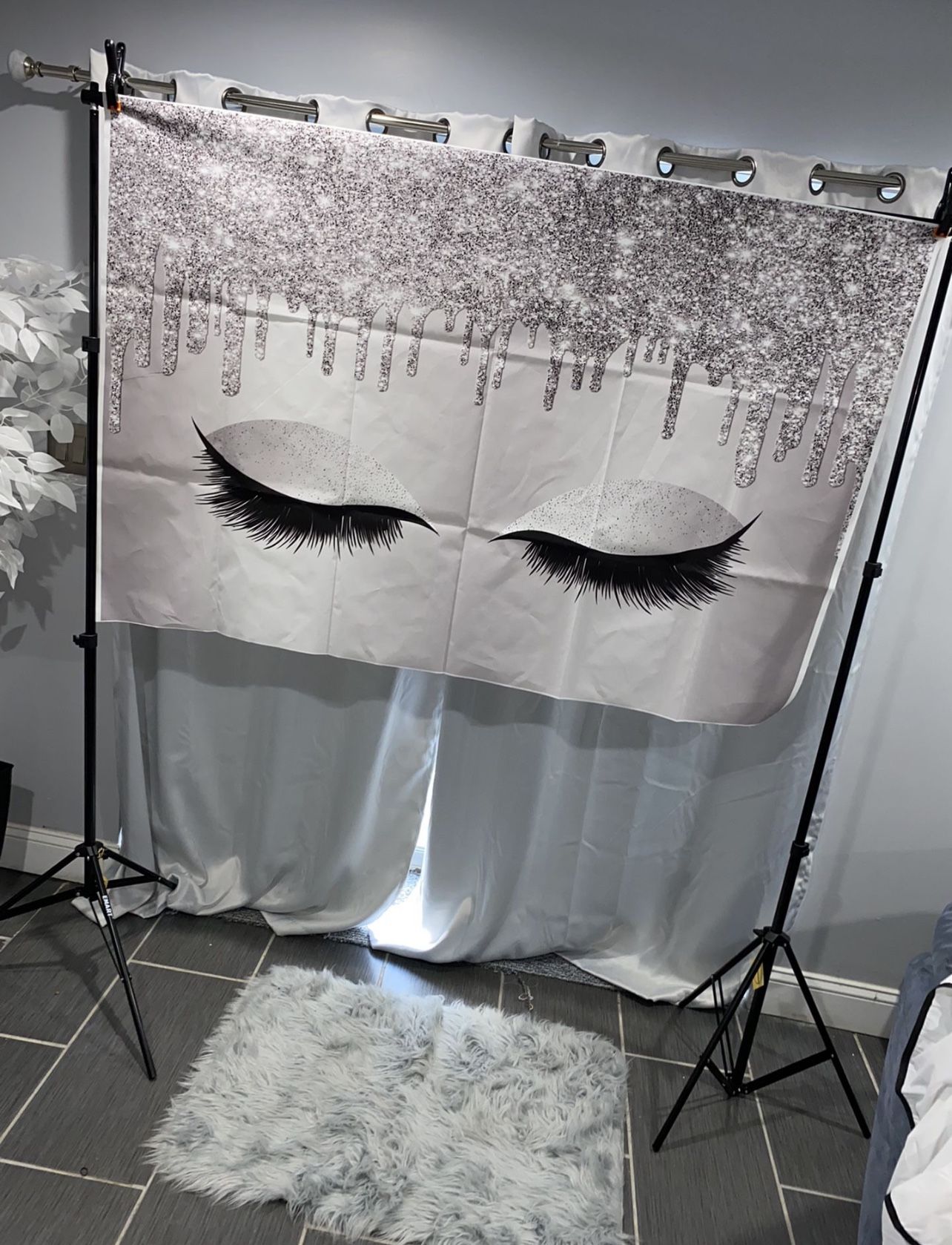 Backdrop Photo shoot Stand (can add your own pictures)
