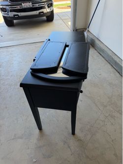 RC Wiley vanity with mirror