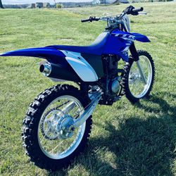 Yamaha 230 cc motorcycle