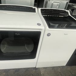 Whirlpool Set Washer And Gas Dryer 