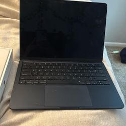 MacBook Air 13-inch M2