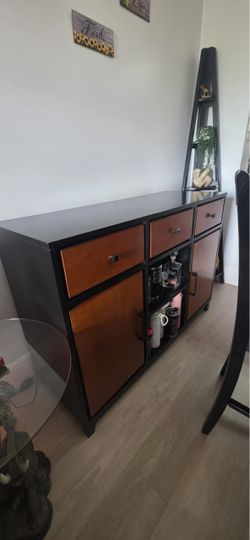 Mesa y estante