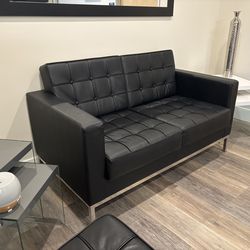Modern Black Tufted Leather Loveseat – Mid Century Style – Great Condition
