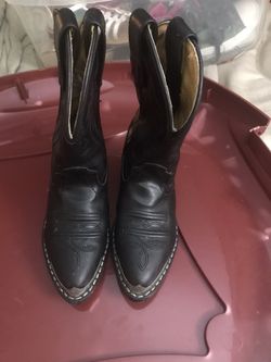 Bota size 9c $10
