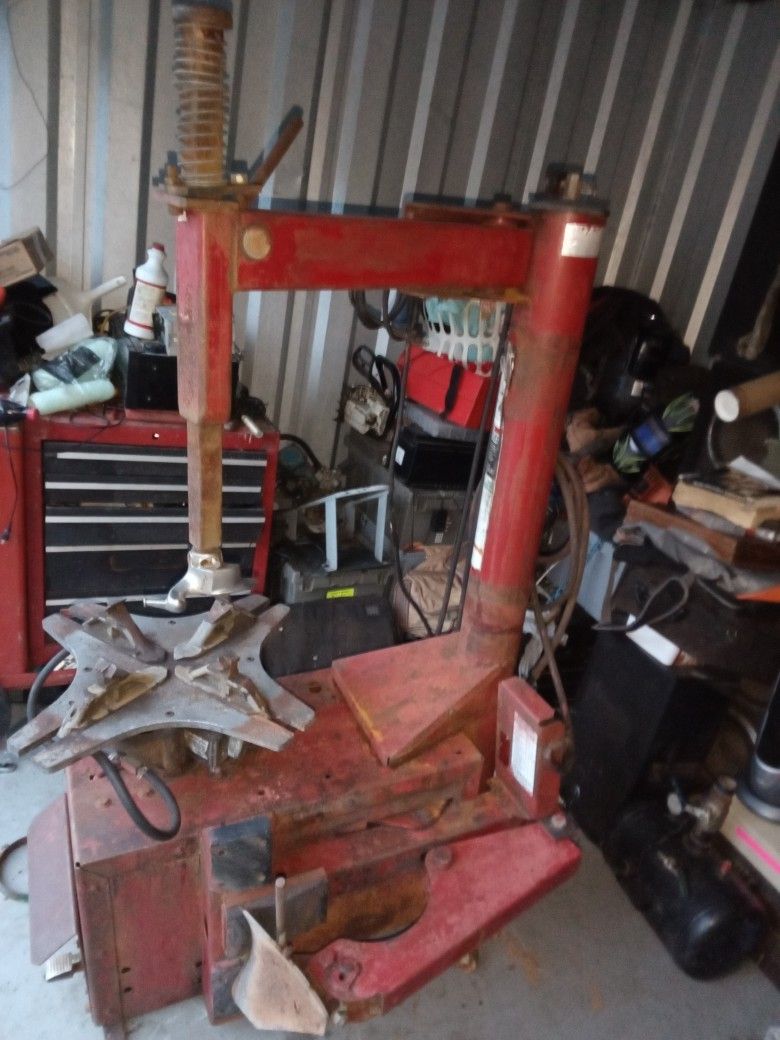 Coats Tire Machine