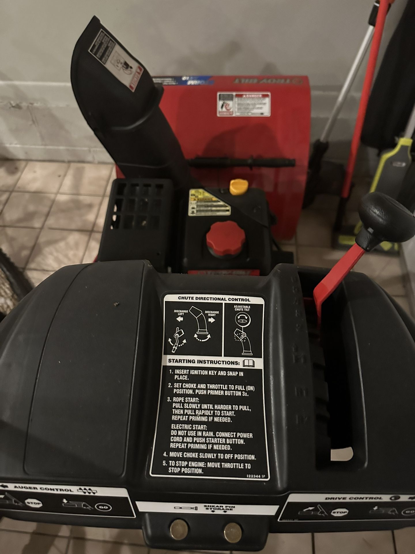 Troy-Bilt 24 in Snow Blower