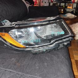2017-2021 jeep Compass  Passenger Headlight 